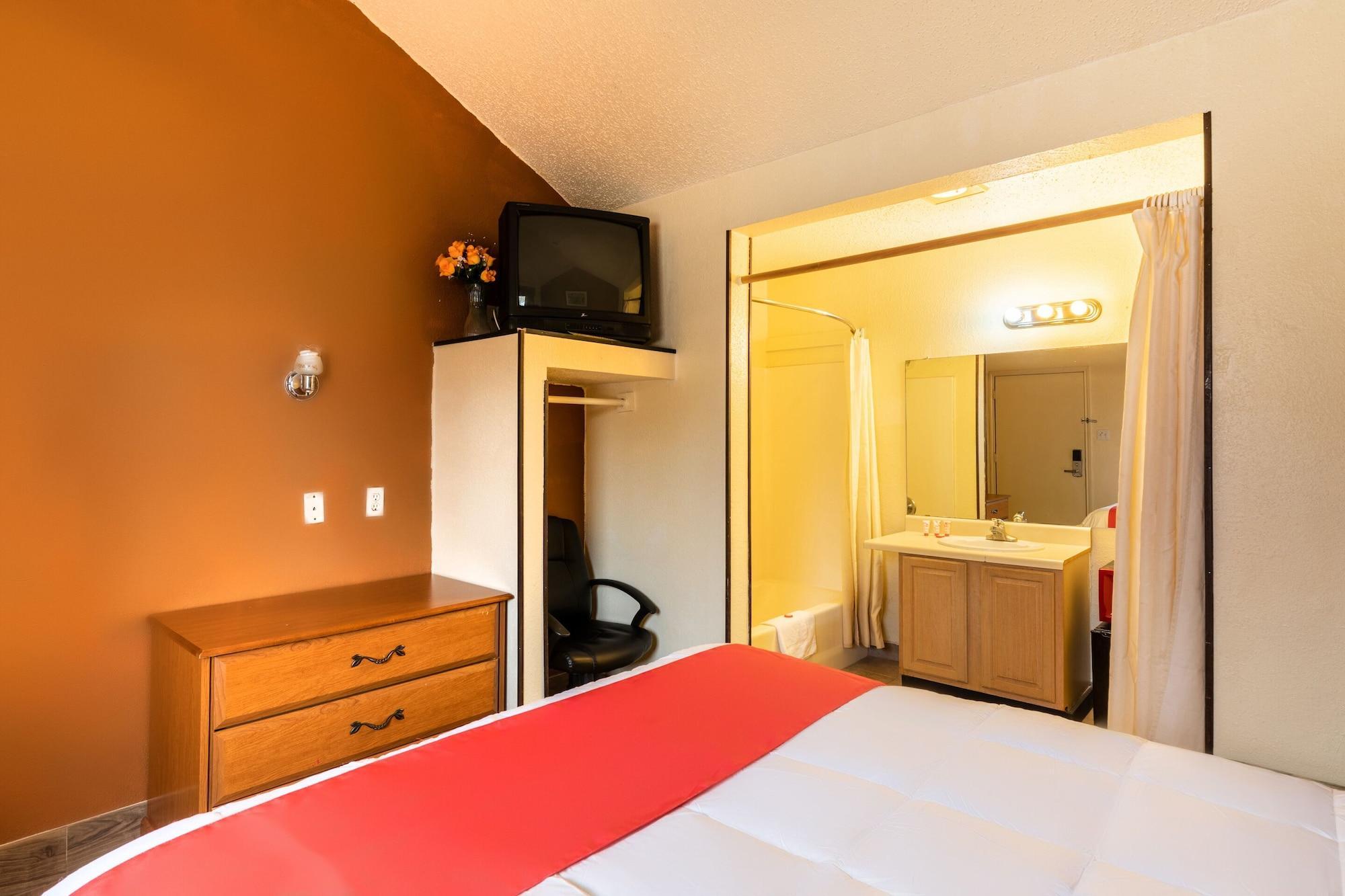 Oyo Hotel Decatur Tx Hwy 287 Northwest Exterior photo